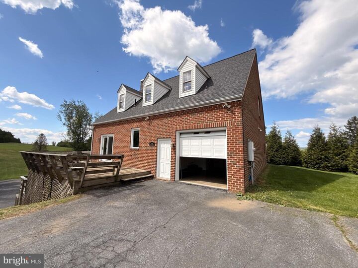 Property Photo: 13886 Berlin Turnpike A VA 20180