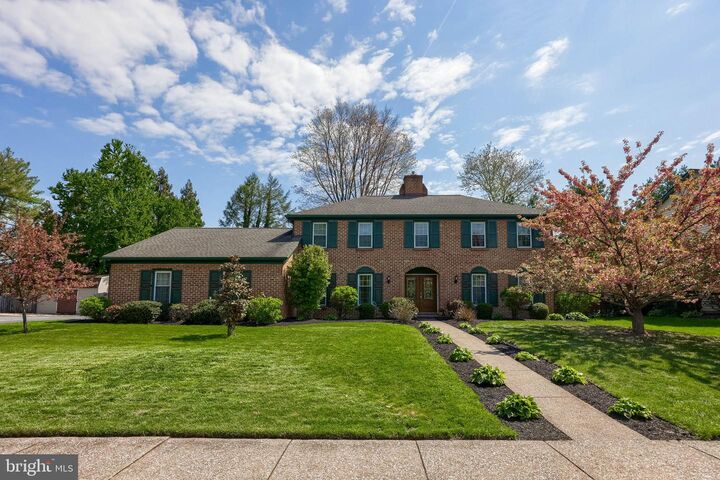 Property Photo:  483 Woodcrest Drive  PA 17050 