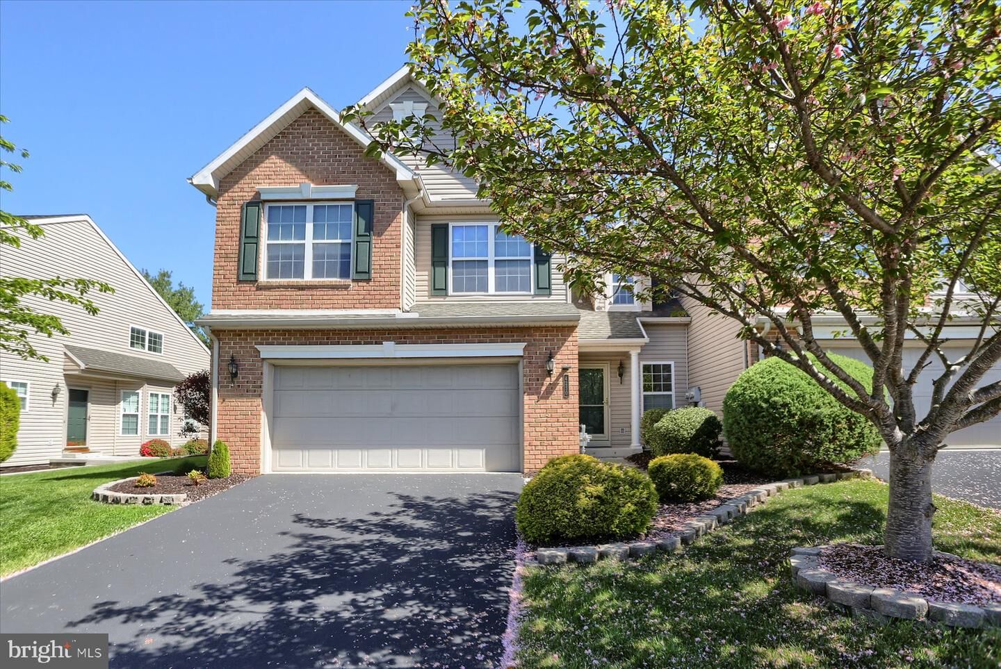 Property Photo:  4250 Roth Farm Village Cir  PA 17050 