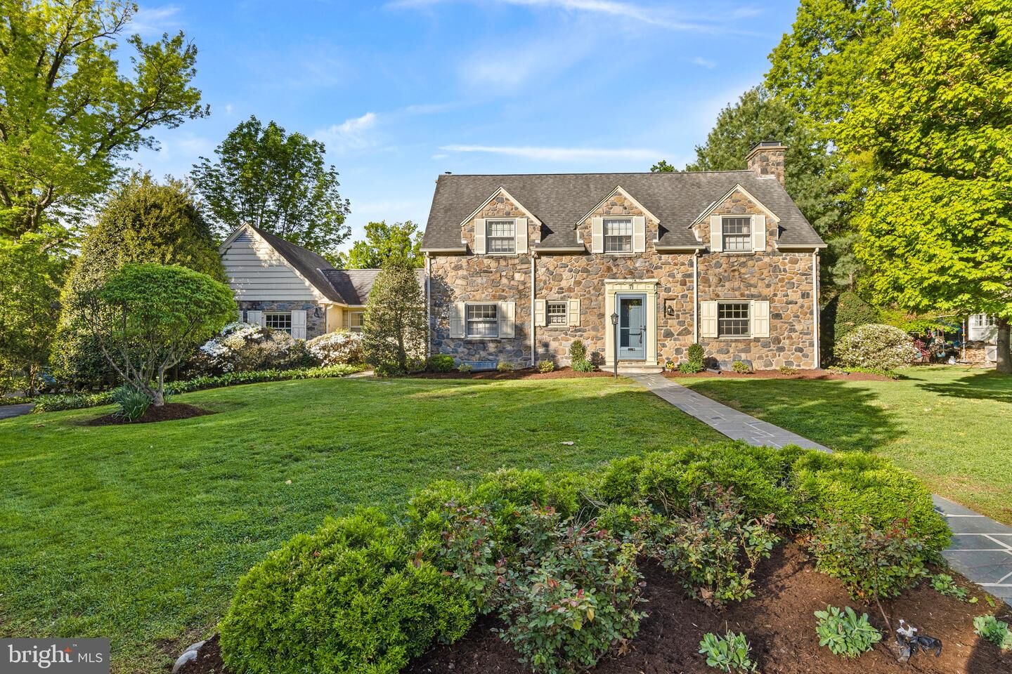 Property Photo:  71 Forest Lane  PA 19081 