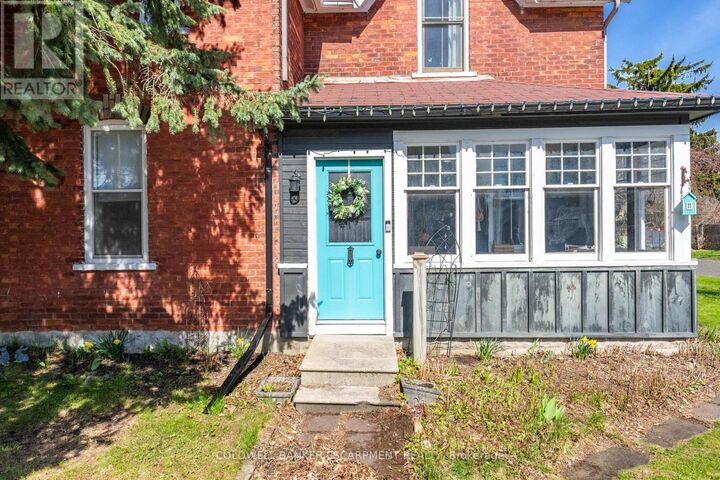 Property Photo:  219 Arthur Street  ON L7J 1L8 