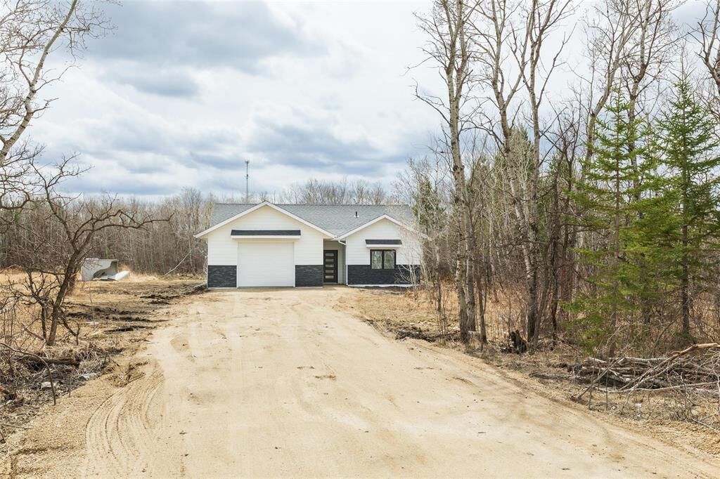 Photo de la propriété:  2 12 Road North  MB R0A 1P0 