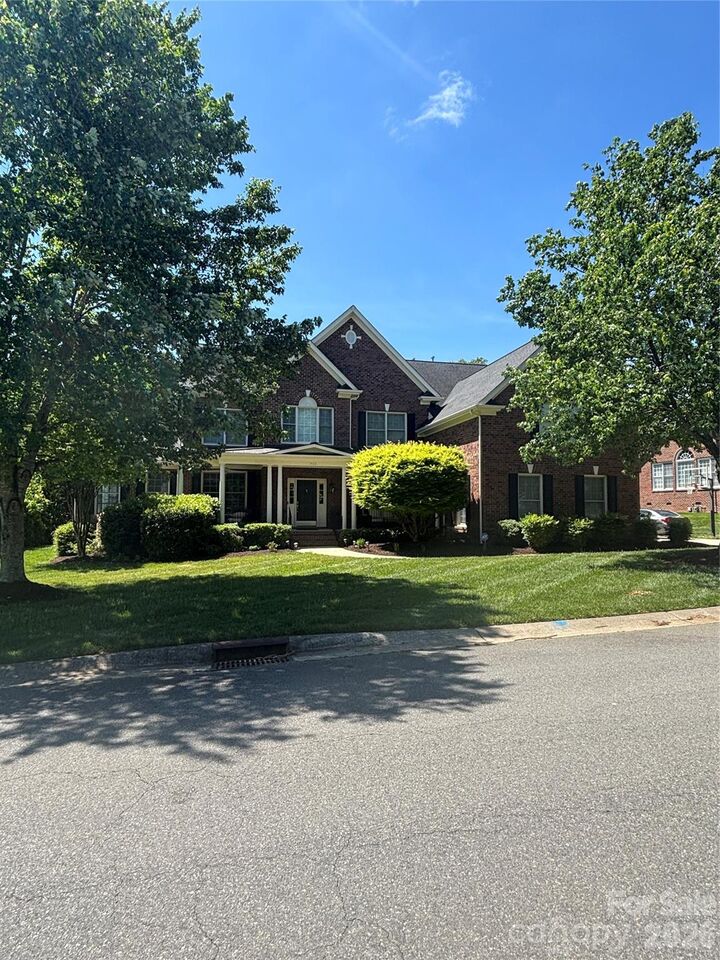 Property Photo:  1022 Lake Forest Drive  NC 28104 