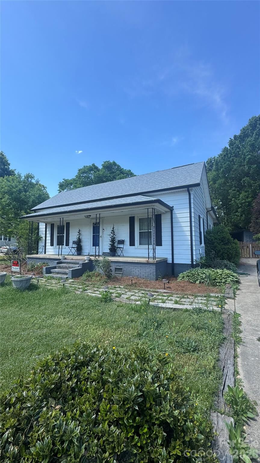 Property Photo:  30 Selma Drive  NC 28115 