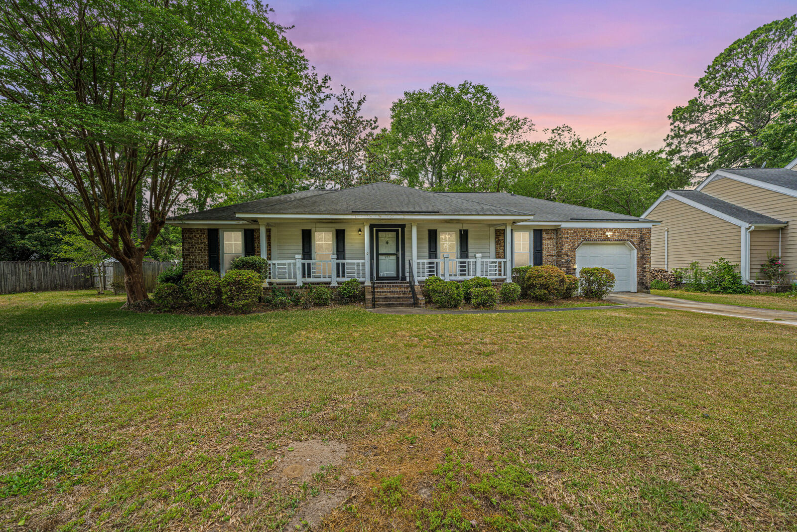 Property Photo:  977 Mooring Drive  SC 29412 