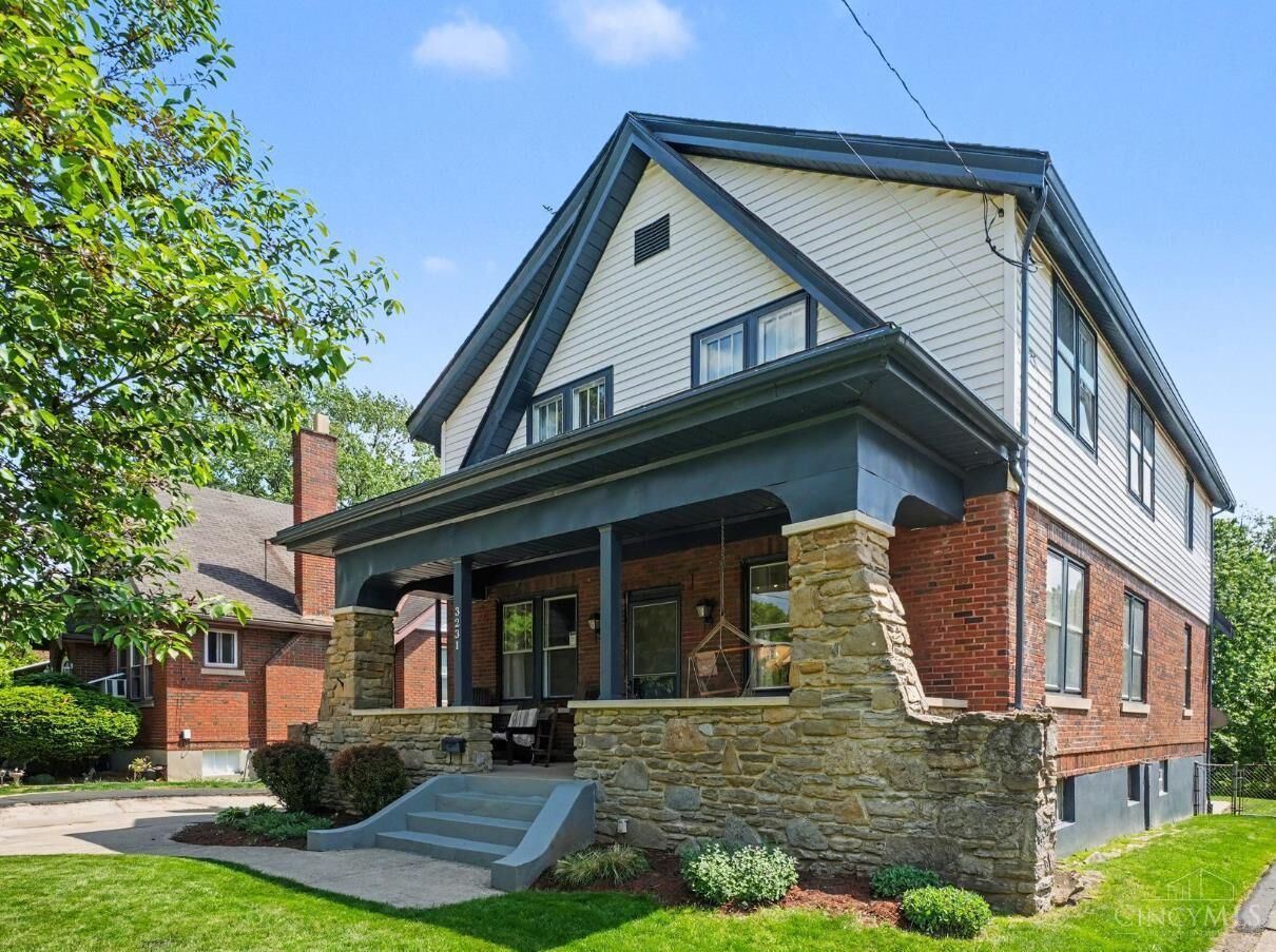 Property Photo:  3231 E Darwin Avenue  OH 45211 