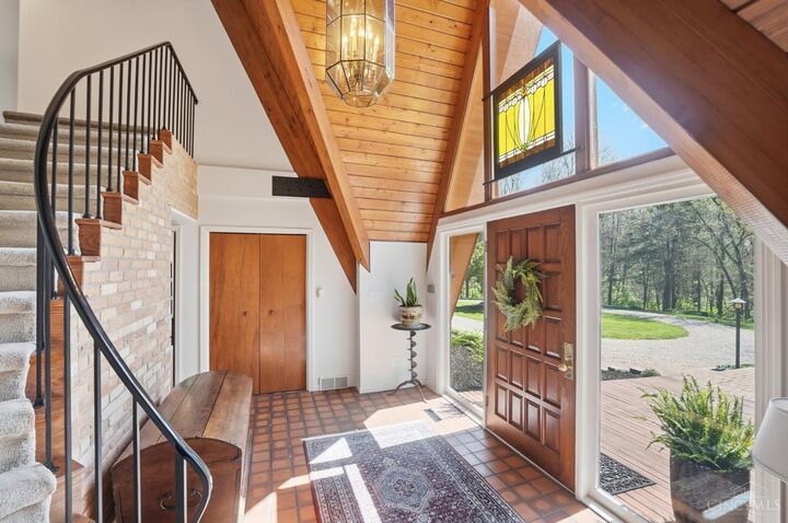 Property Photo:  