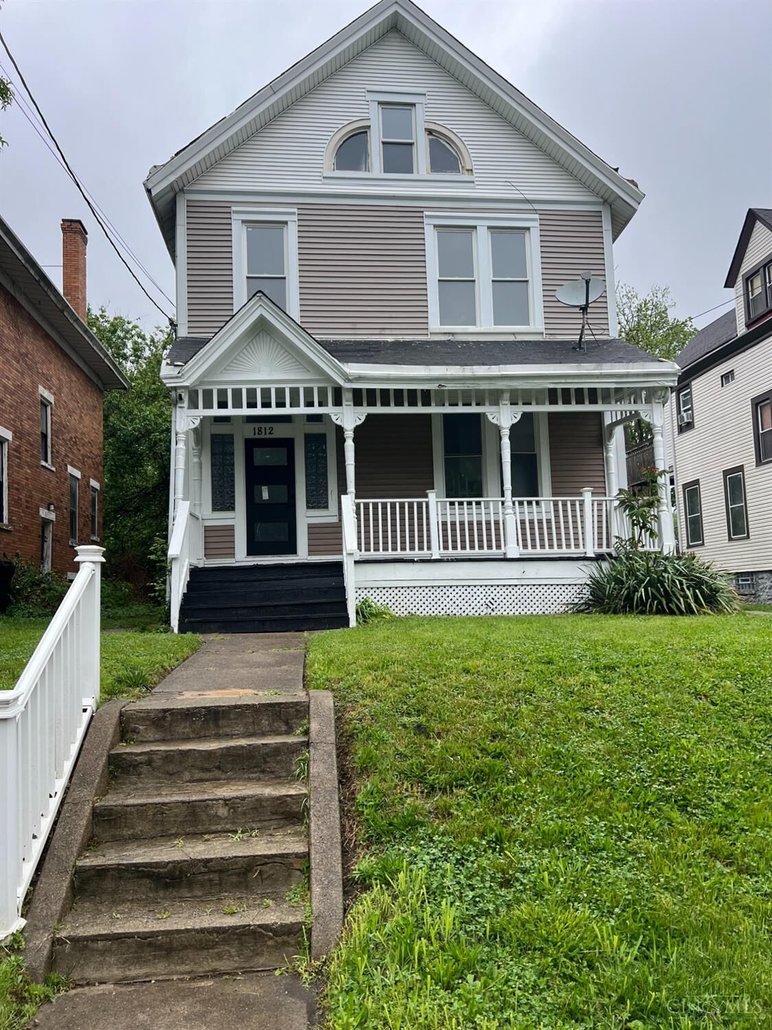 Property Photo:  1812 Kinney Avenue  OH 45207 