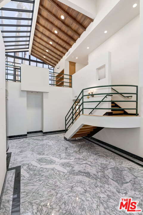 Property Photo:  522 N Rexford Dr  CA 90210 