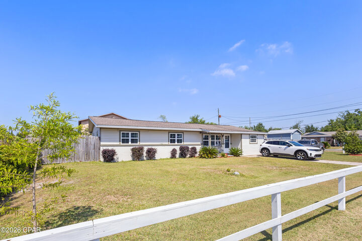 Property Photo:  738 S Gay Avenue  FL 32404 