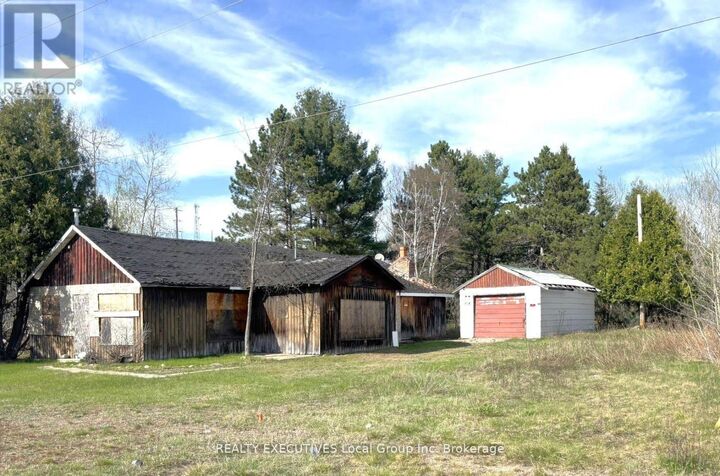 Property Photo:  18 Pinewood Park Drive  ON P1B 8Z4 