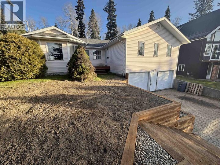 7788 Thompson Drive — photo 1