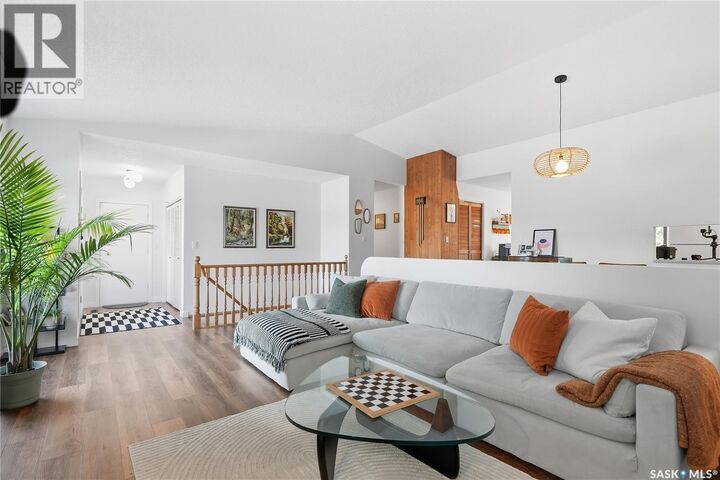 Property Photo: 627 Delaronde Crescent SK S7J 3Z9