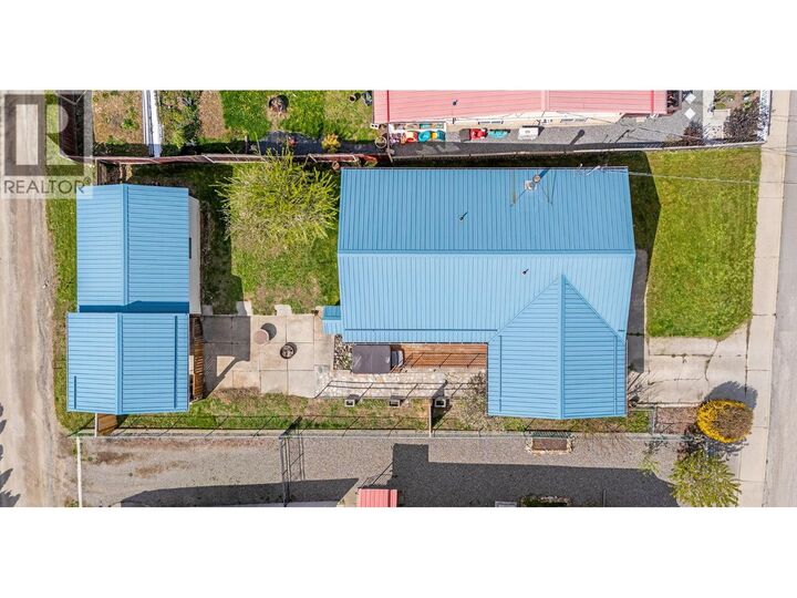 Property Photo: 129 9th Avenue South BC V0B 1G3