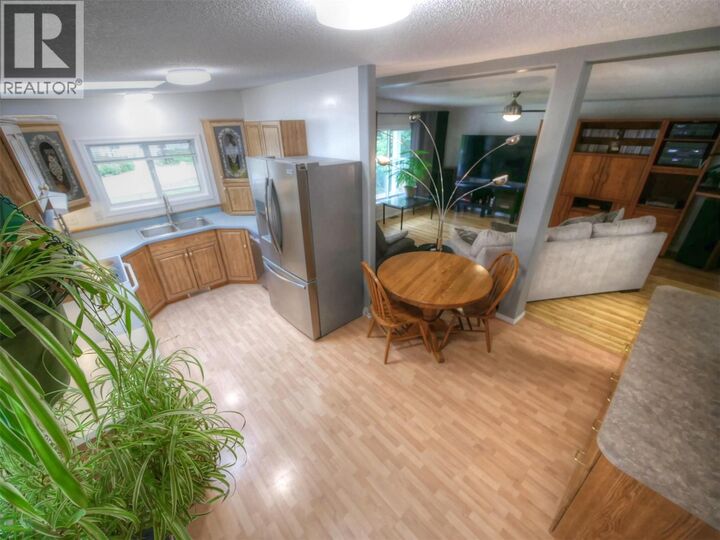 Property Photo: 817 Smith Crescent BC V0G 1G0