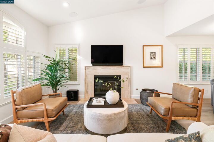 Property Photo:  2211 Goldenrod Ln  CA 94582 
