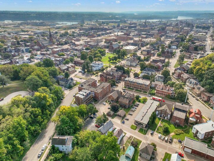 Property Photo:  1735 Madison Street 1737 &Amp 1745 Madison St  IA 52001 