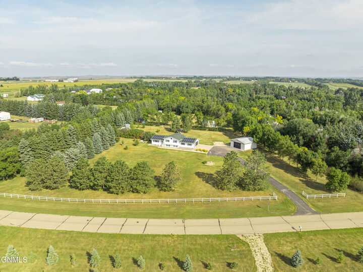 Property Photo:  9120 Wentworth Drive  ND 58503 