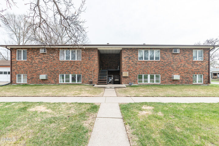 Property Photo:  1405 Avenue B D  ND 58501 