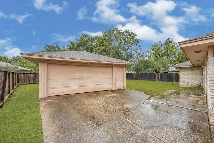 Property Photo:  7314 Woodsman Trail  TX 77040 