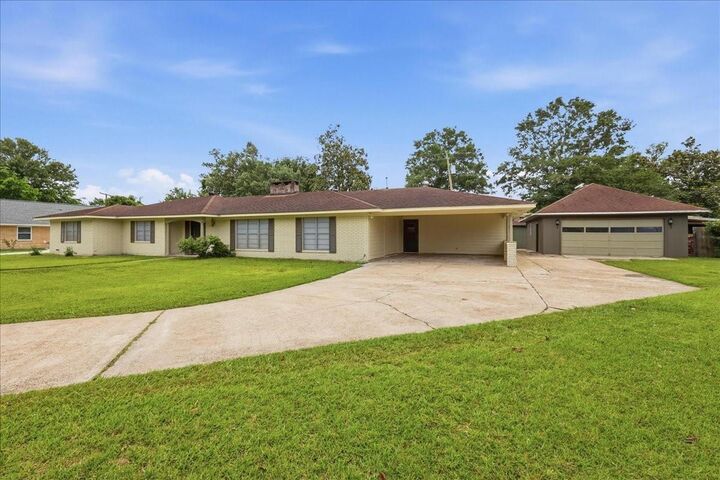 Property Photo:  2127 Treemont Lane  TX 77630 
