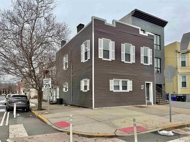 Property Photo:  48 Carlton Ave 1  NJ 07307 