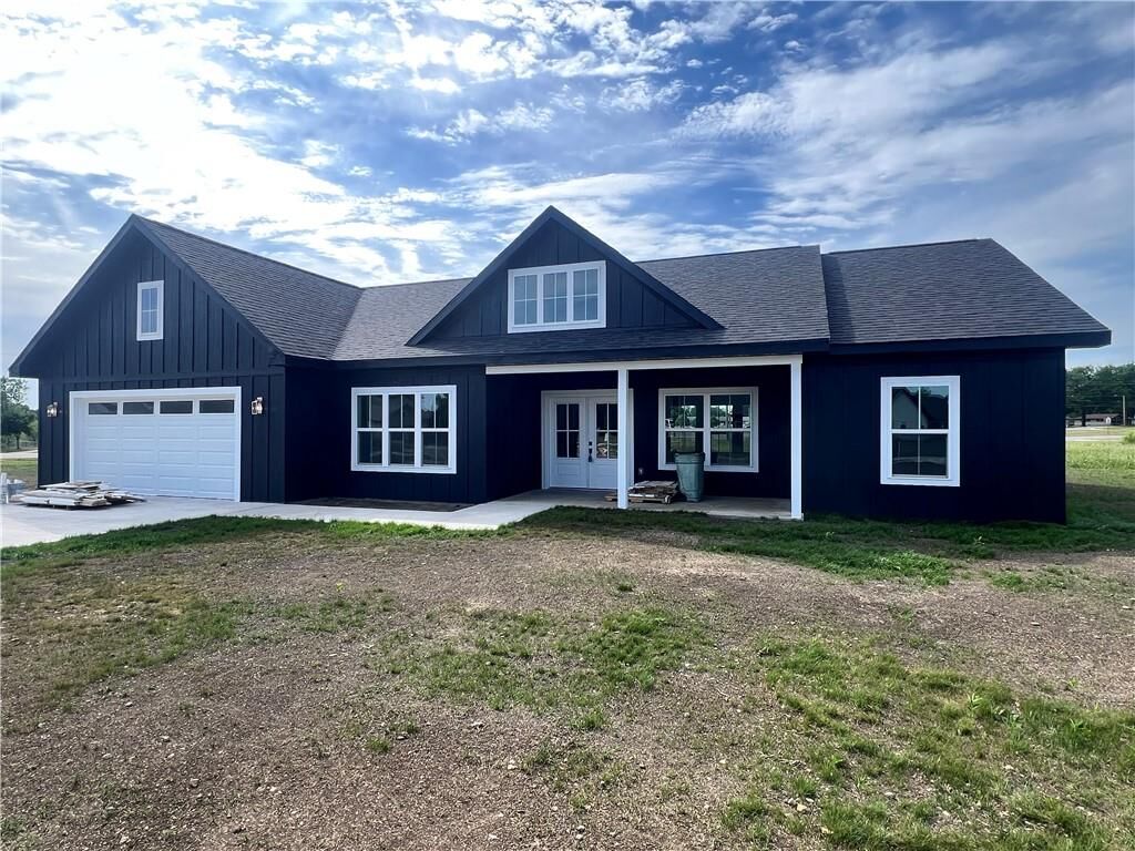 Property Photo:  621 Catalpa Street  KS 67301 