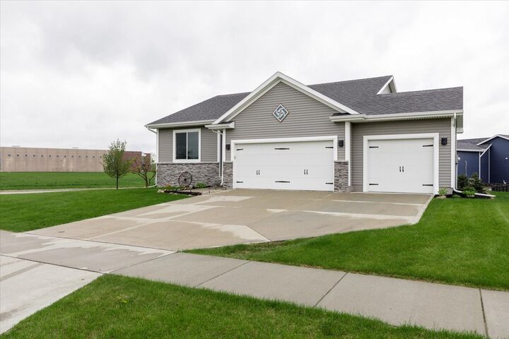 Property Photo:  300 NW 1st Street  IA 50263 