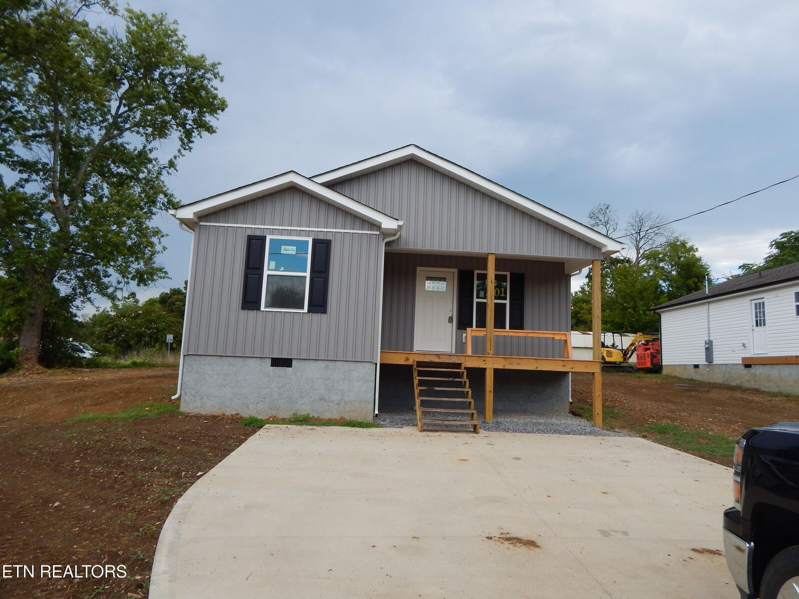 Property Photo:  201 Kelsey St  TN 37331 