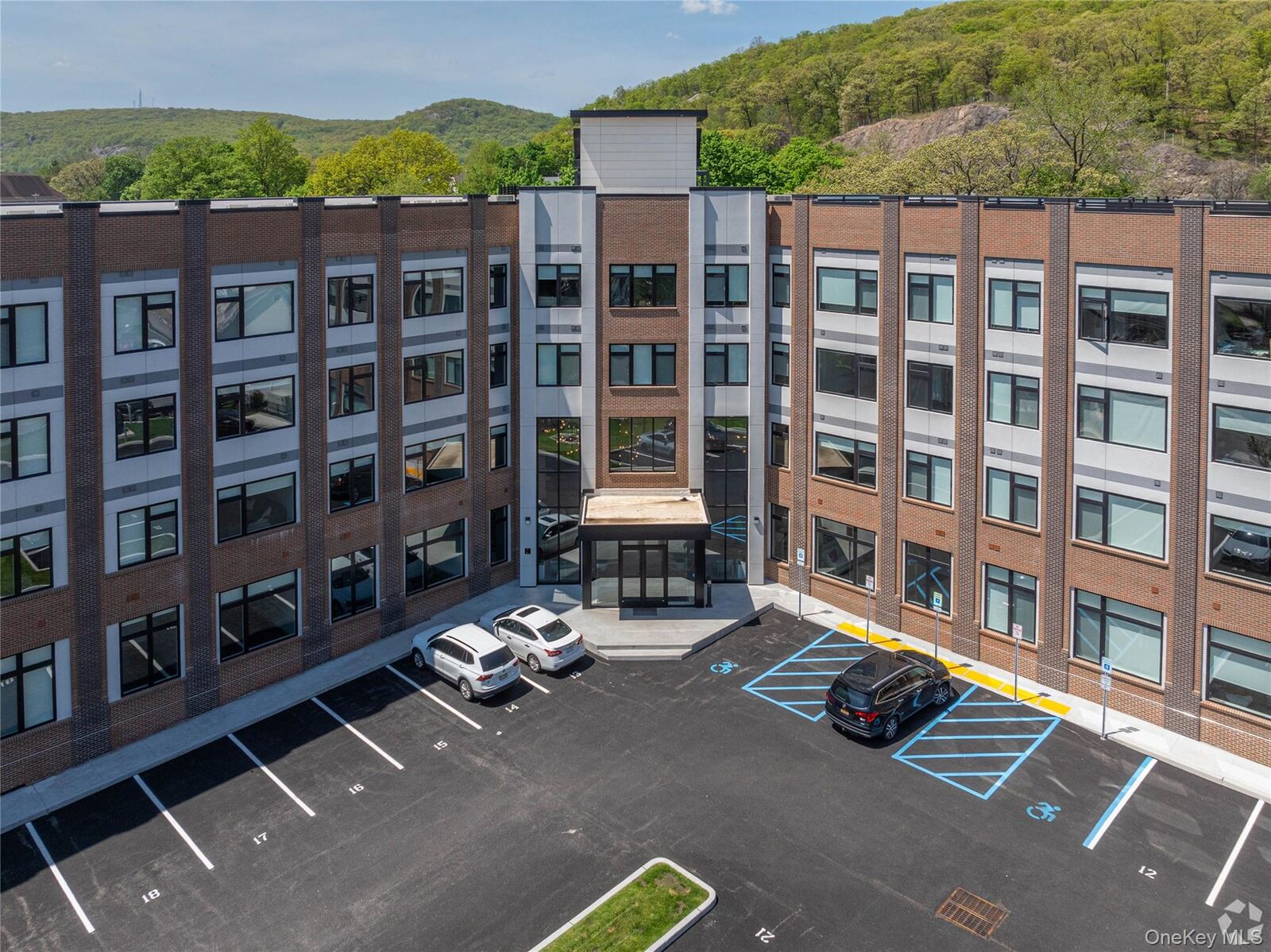 Property Photo:  15 Washington Avenue 110  NY 10901 