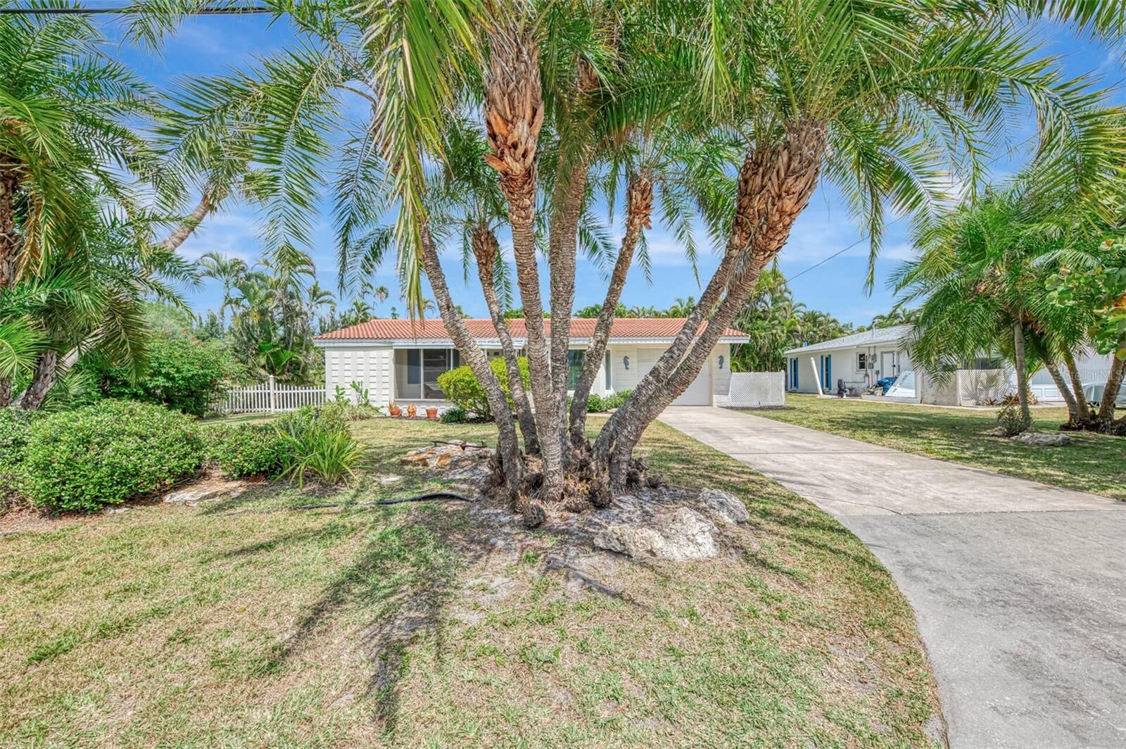 Property Photo:  201 Lyons Bay Road  FL 34275 