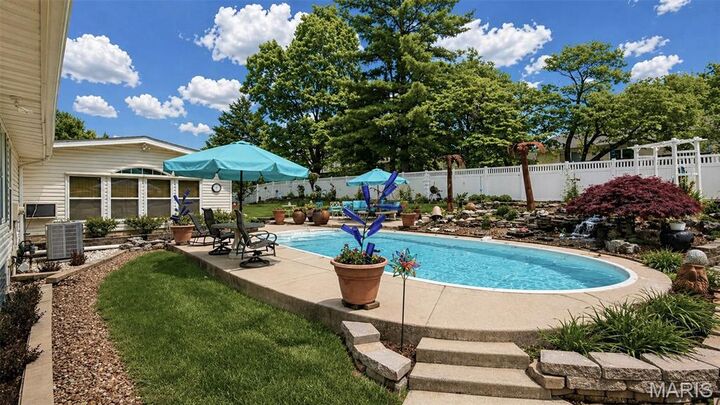 Property Photo:  1422 Cobblestone Drive  MO 63304 