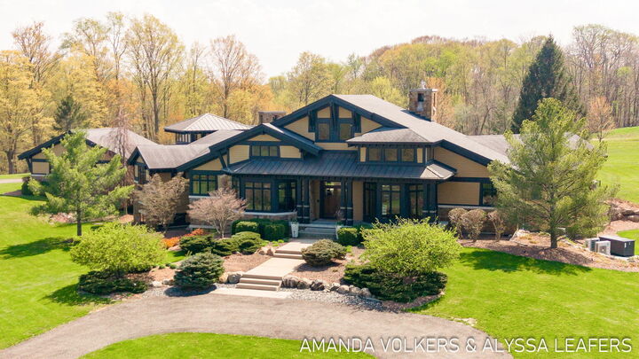 Property Photo:  10306 Ivanrest Avenue SW  MI 49315 