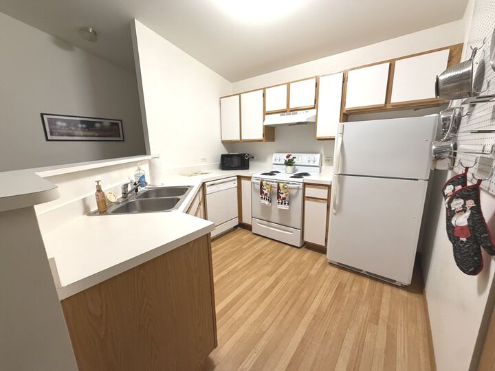 Property Photo: 300 Cunat Boulevard 3B IL 60071