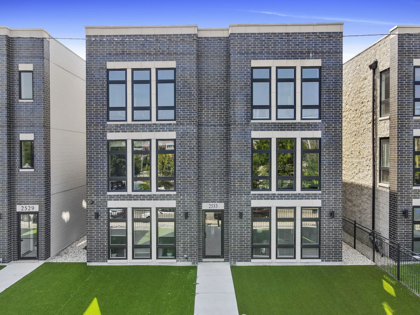 Property Photo:  