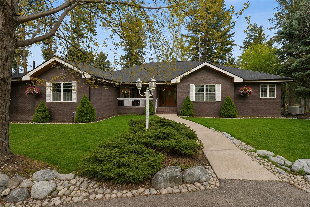 Property Photo: 33608 Hilltop Terrace MT 59911