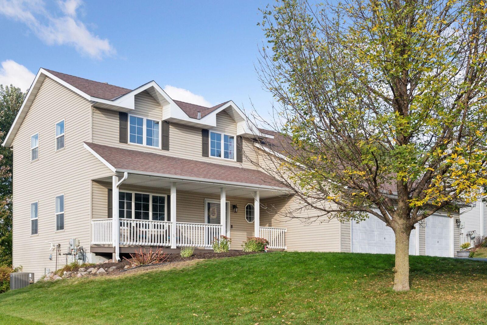 Property Photo:  254 Jaspers Circle S  MN 55318 