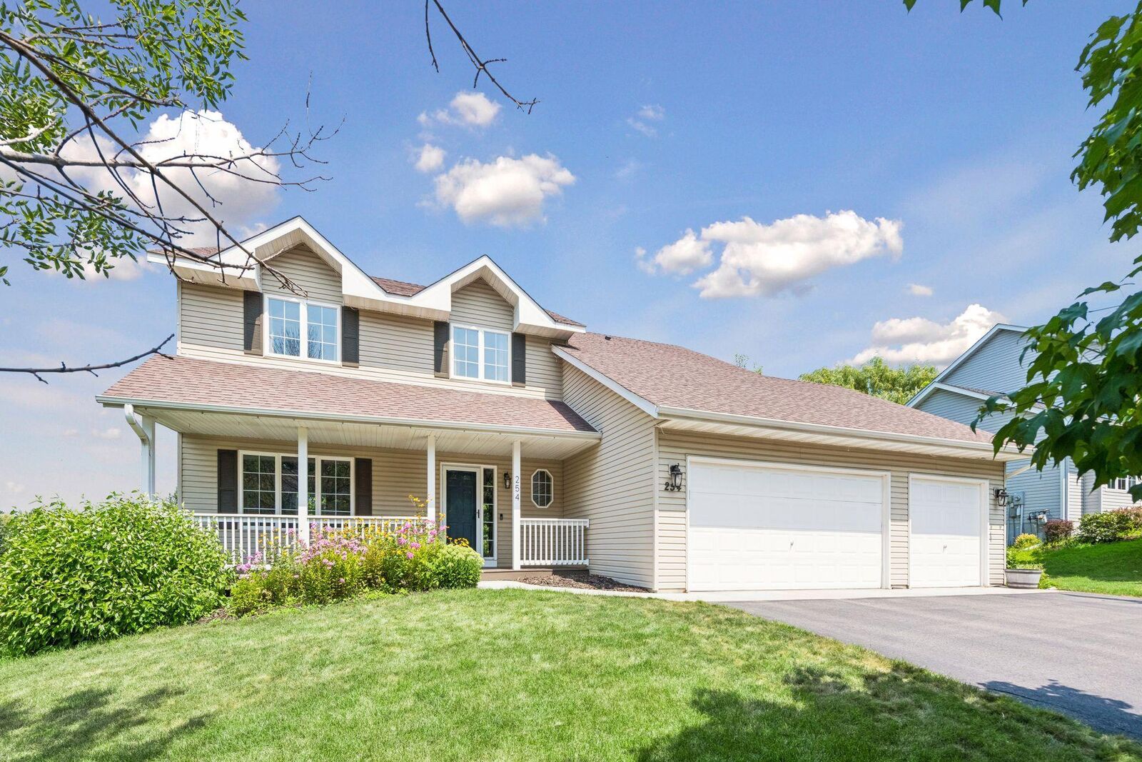 Property Photo:  254 Jaspers Circle S  MN 55318 