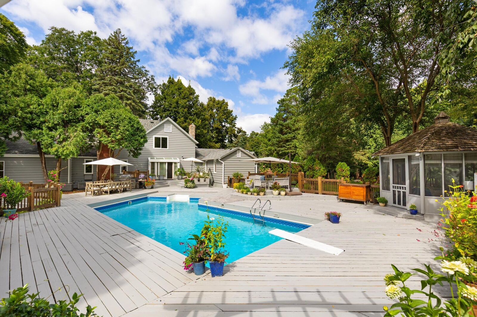 Property Photo:  3865 Hillcrest Road  MN 55391 