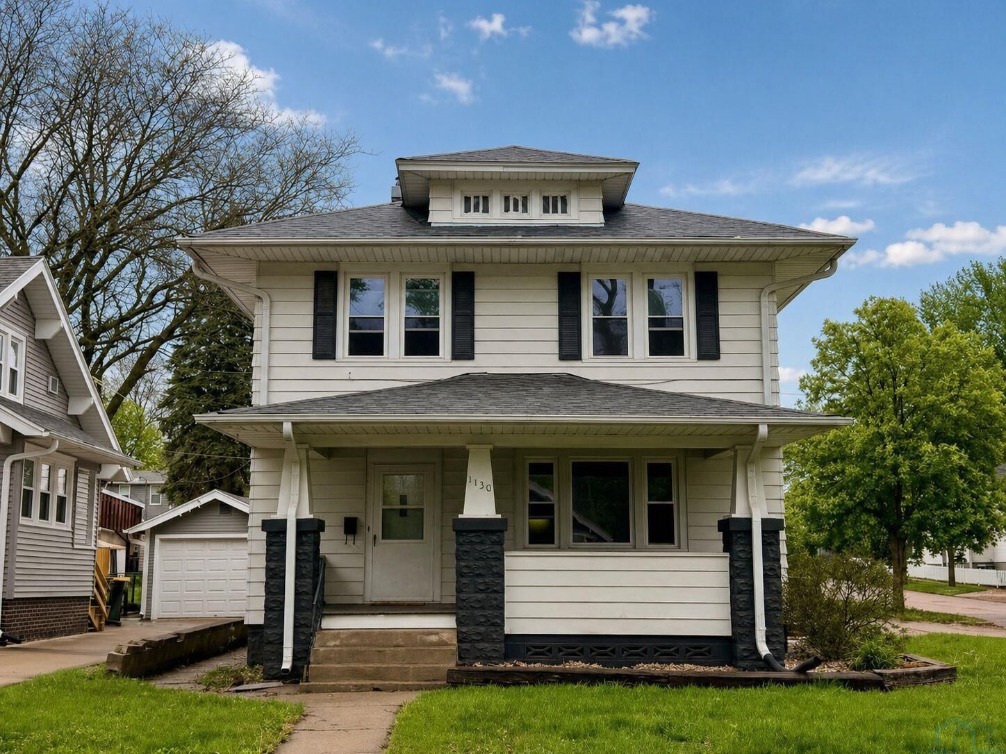 Property Photo:  1130 S Paxton Street  IA 51106 
