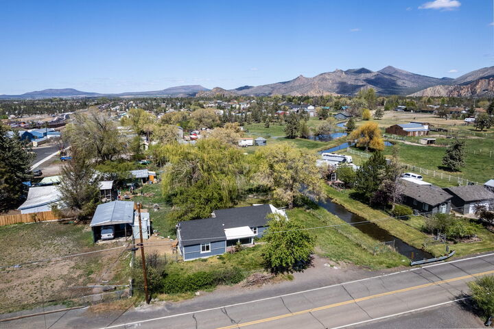 Property Photo:  847 C Avenue  OR 97760 