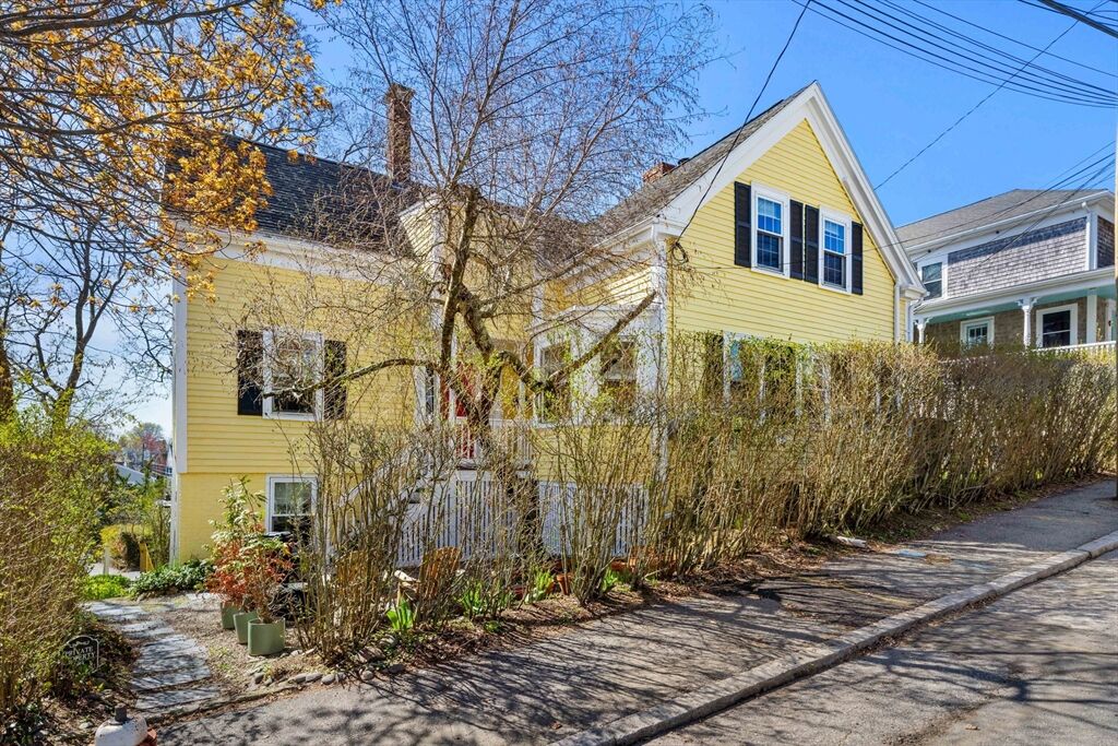 Property Photo:  40-R Prospect St 40R  MA 01945 