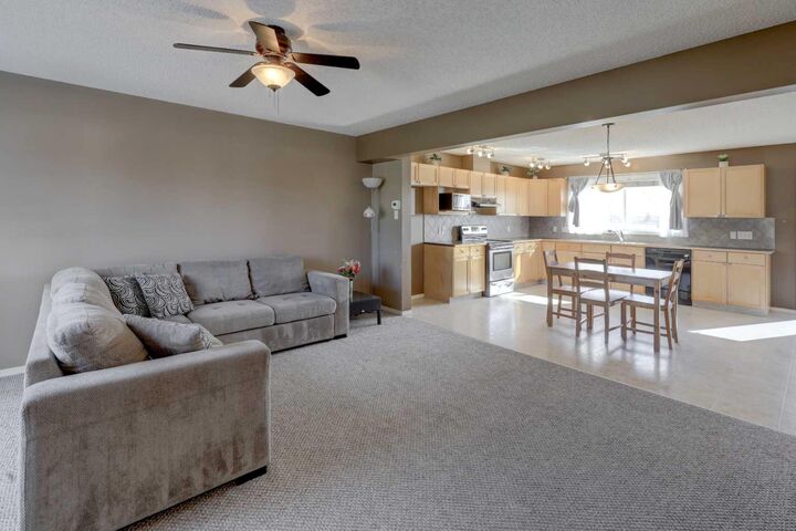 Property Photo:  140 Sagewood Boulevard SW 1007  AB T4B 3H5 
