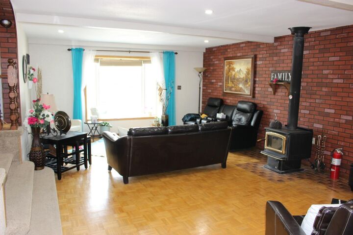 Property Photo: 605 Rogers Avenue AB T0K 1V0
