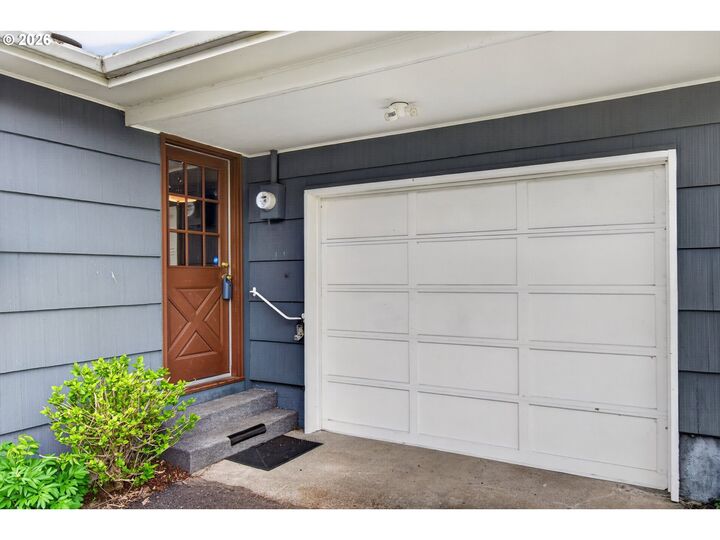Property Photo:  2 Pacific Pl  WA 98632 