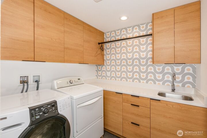 Property Photo:  2432  145th Place SE  WA 98012 