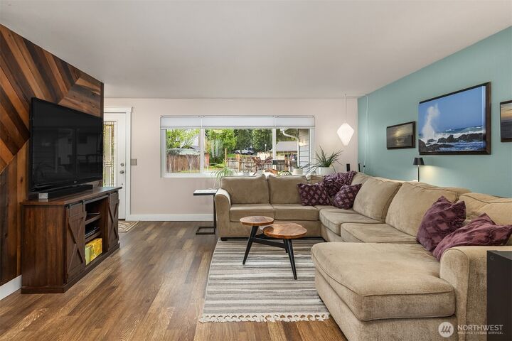 Property Photo:  8442 NE 141st Street  WA 98034 