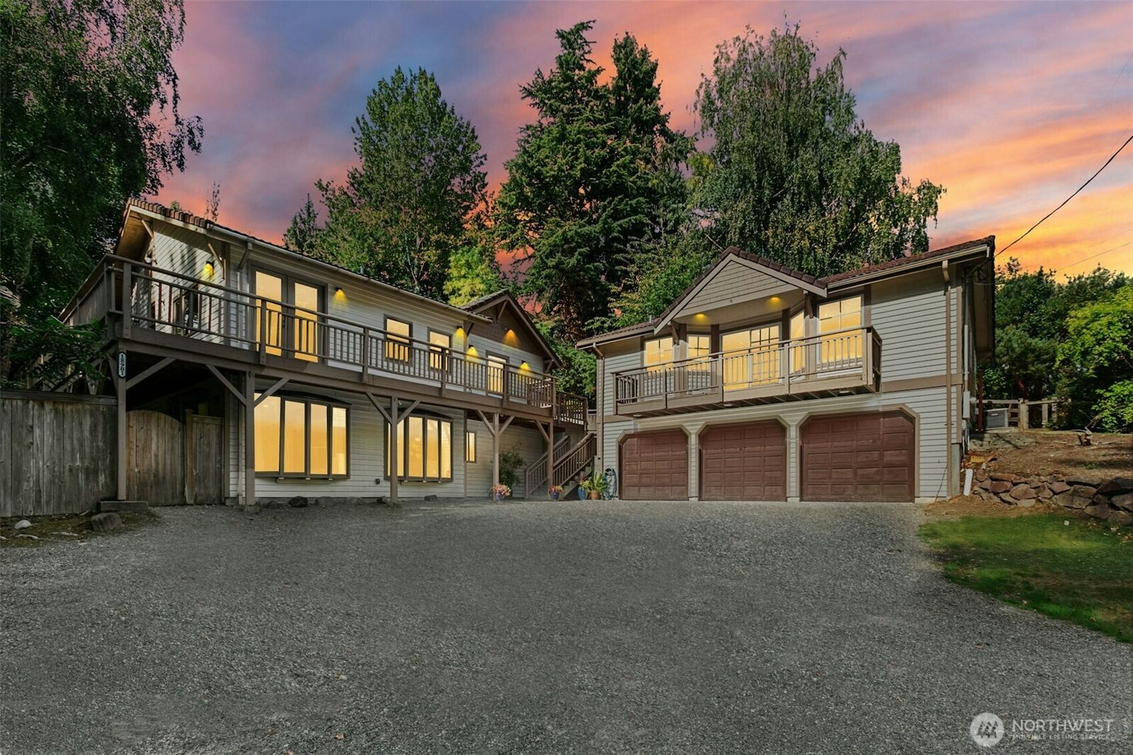 Property Photo:  18901  61 Avenue NE  WA 98028 