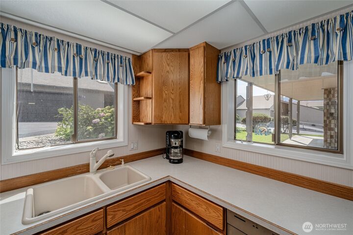 Property Photo:  225 NE 19th Street 31  WA 98802 