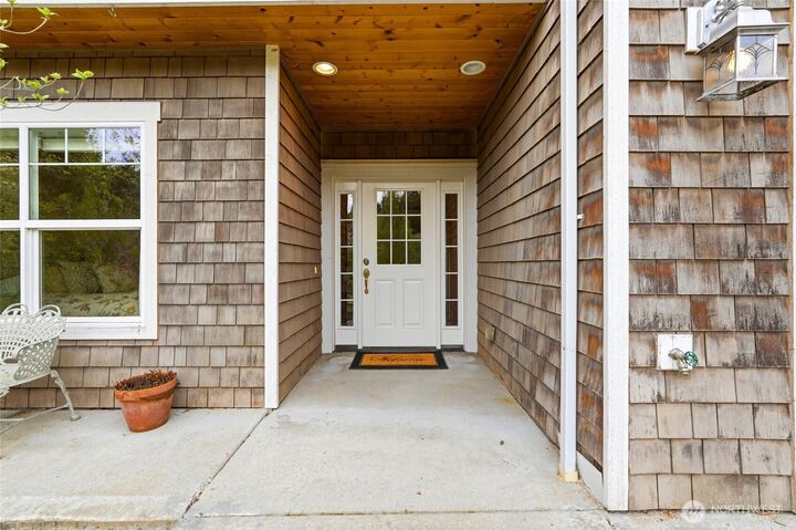 Property Photo: 2780 S Utopian Way WA 98282